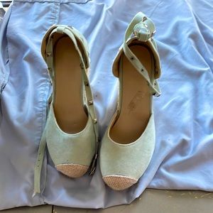 Suede sea fome green wedges